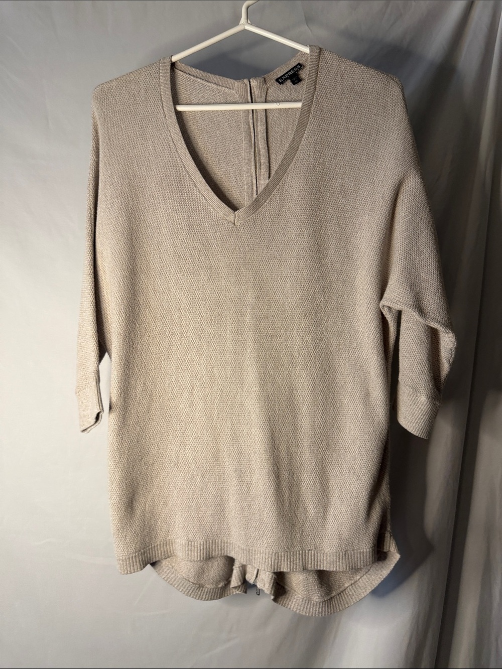 Express Women's Beige V-Neck Sweater